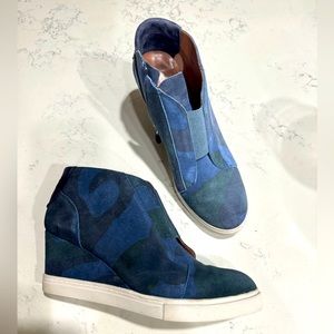 Lines Paolo wedge snicker